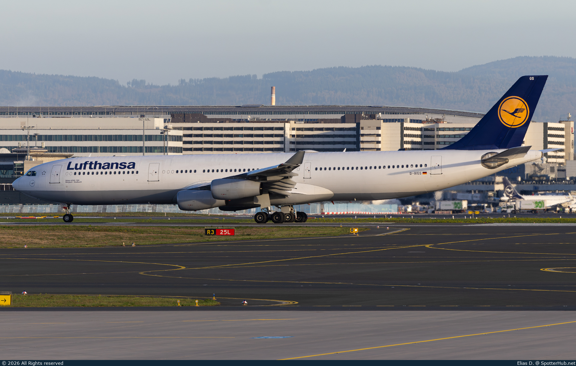 Photo of D-AIGS - Airbus A340-313 operated by Lufthansa