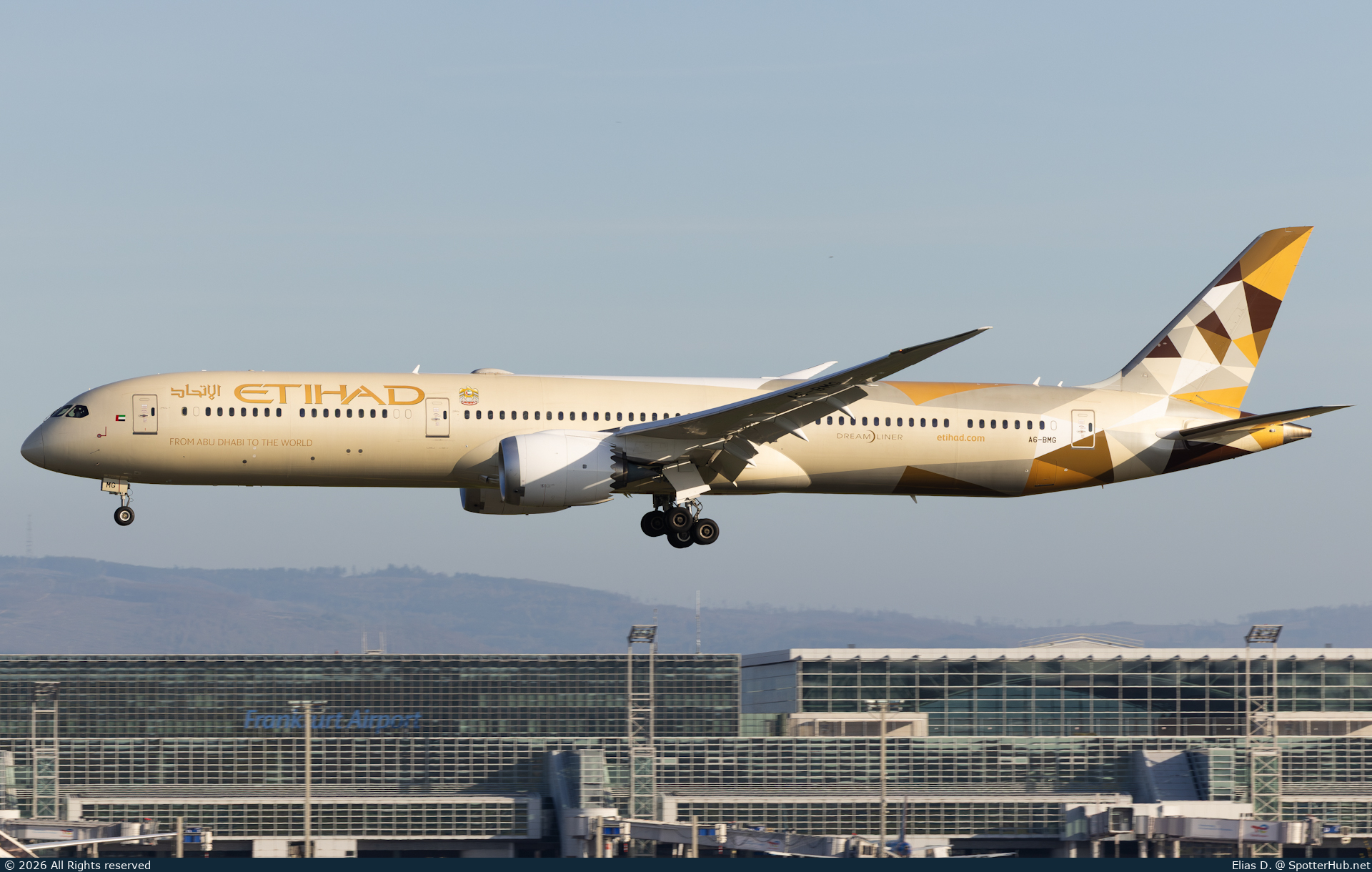 Photo of A6-BMG - Boeing 787-10 Dreamliner operated by Etihad Airways