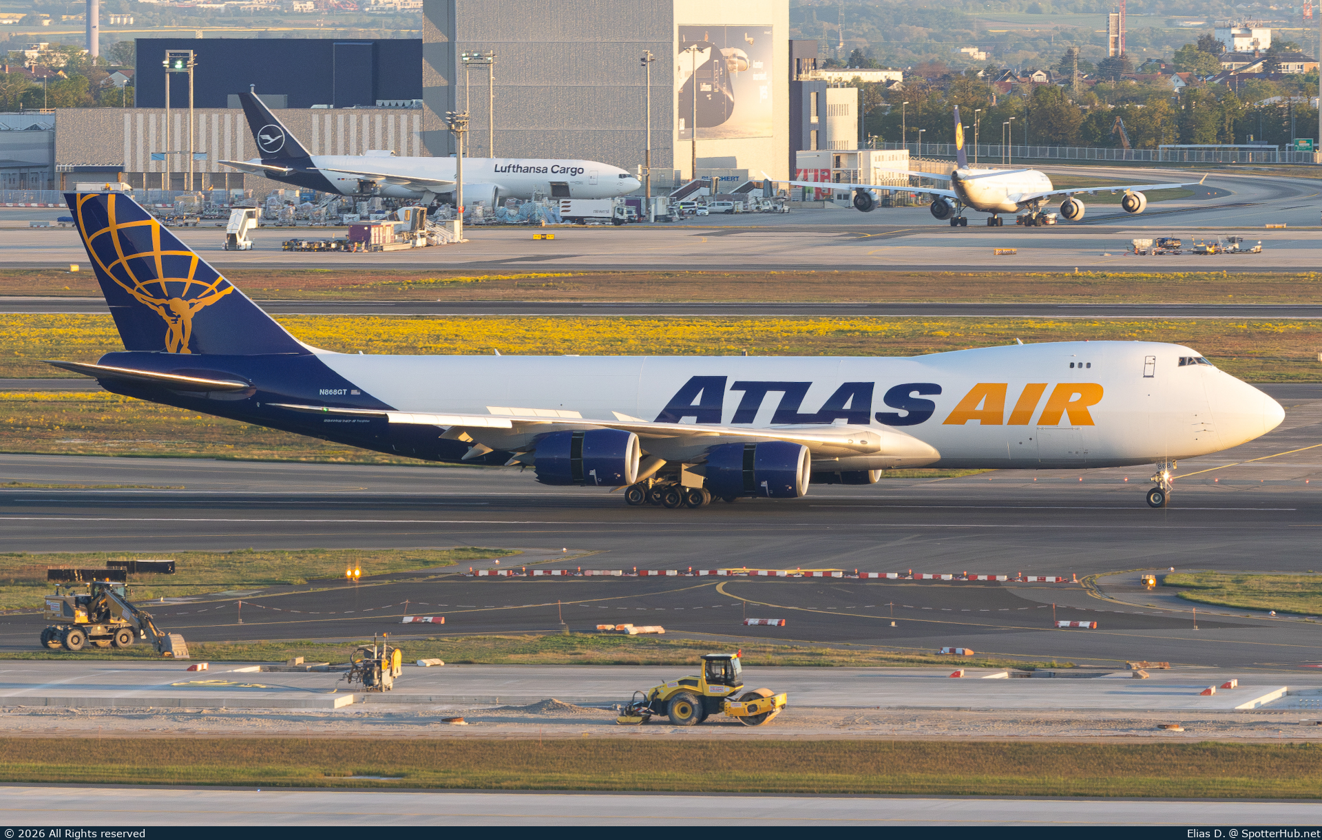 Photo of N868GT - Boeing 747-83QF operated by Atlas Air