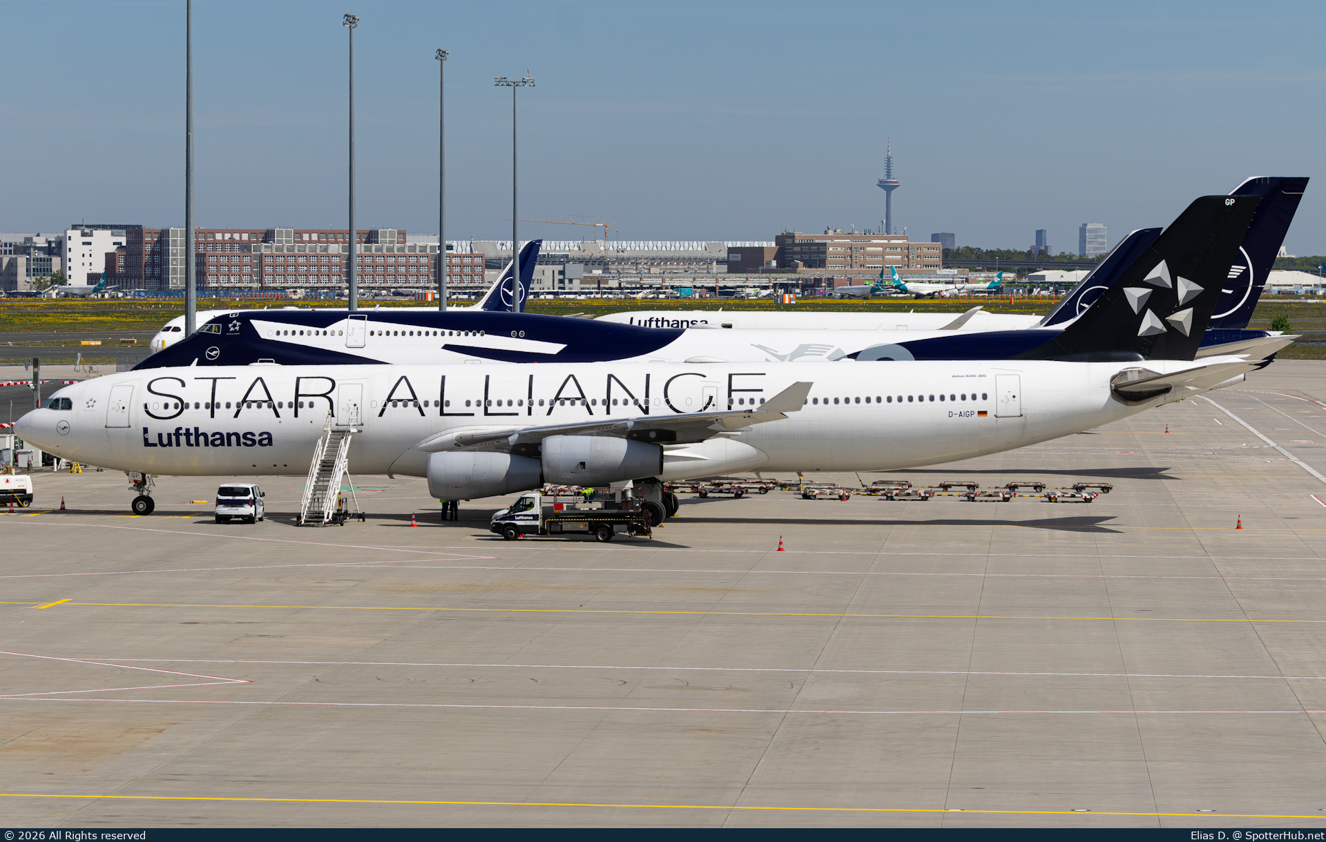Photo of D-AIGP - Airbus A340-313 operated by Lufthansa