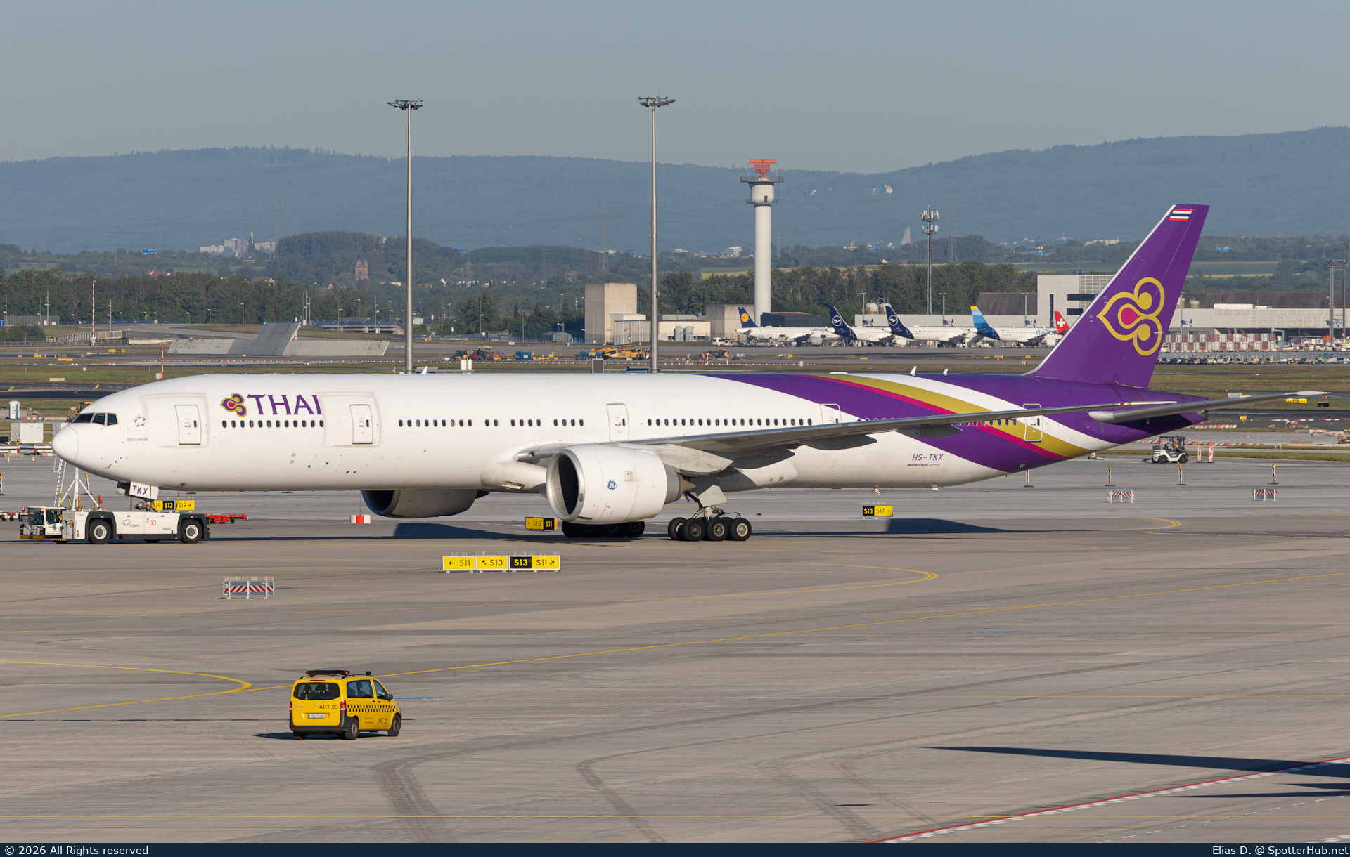 Photo of HS-TKX - Boeing 777-3D7(ER) operated by Thai Airways International