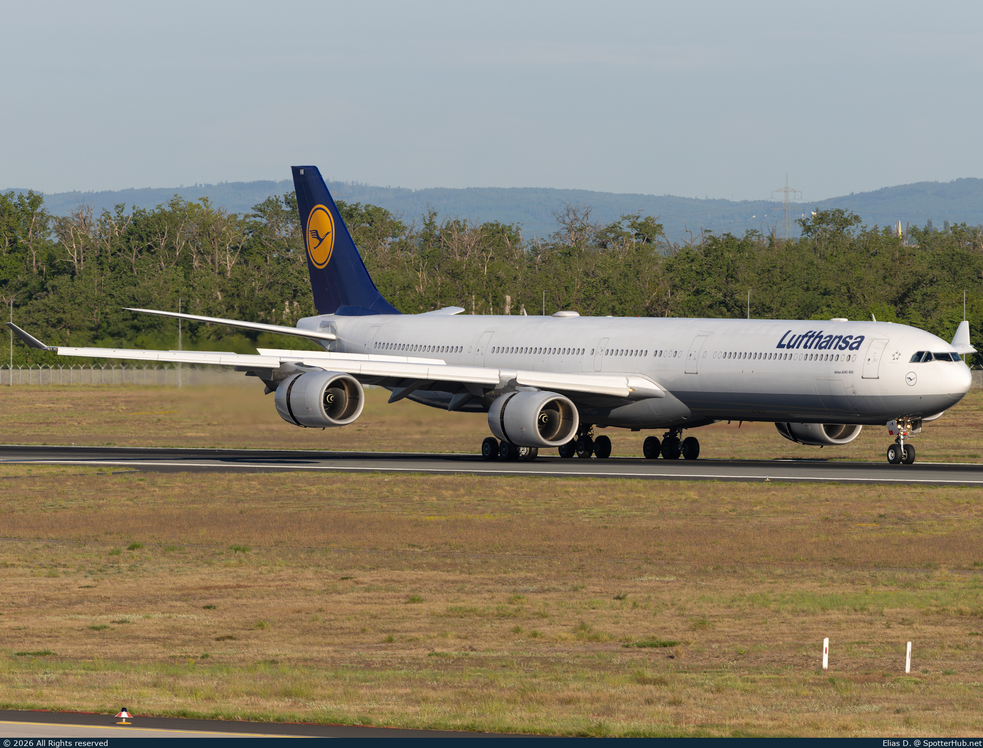 Photo of D-AIHW - Airbus A340-642 operated by Lufthansa