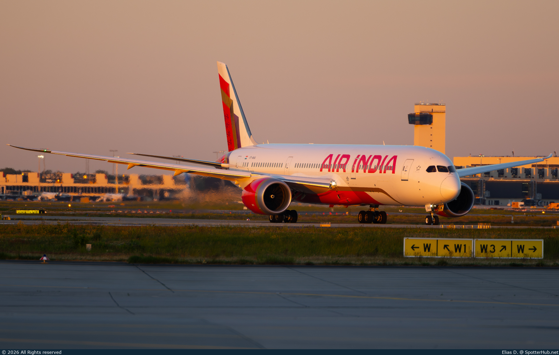 Photo of VT-AWA - Boeing 787-9 Dreamliner operated by Air India