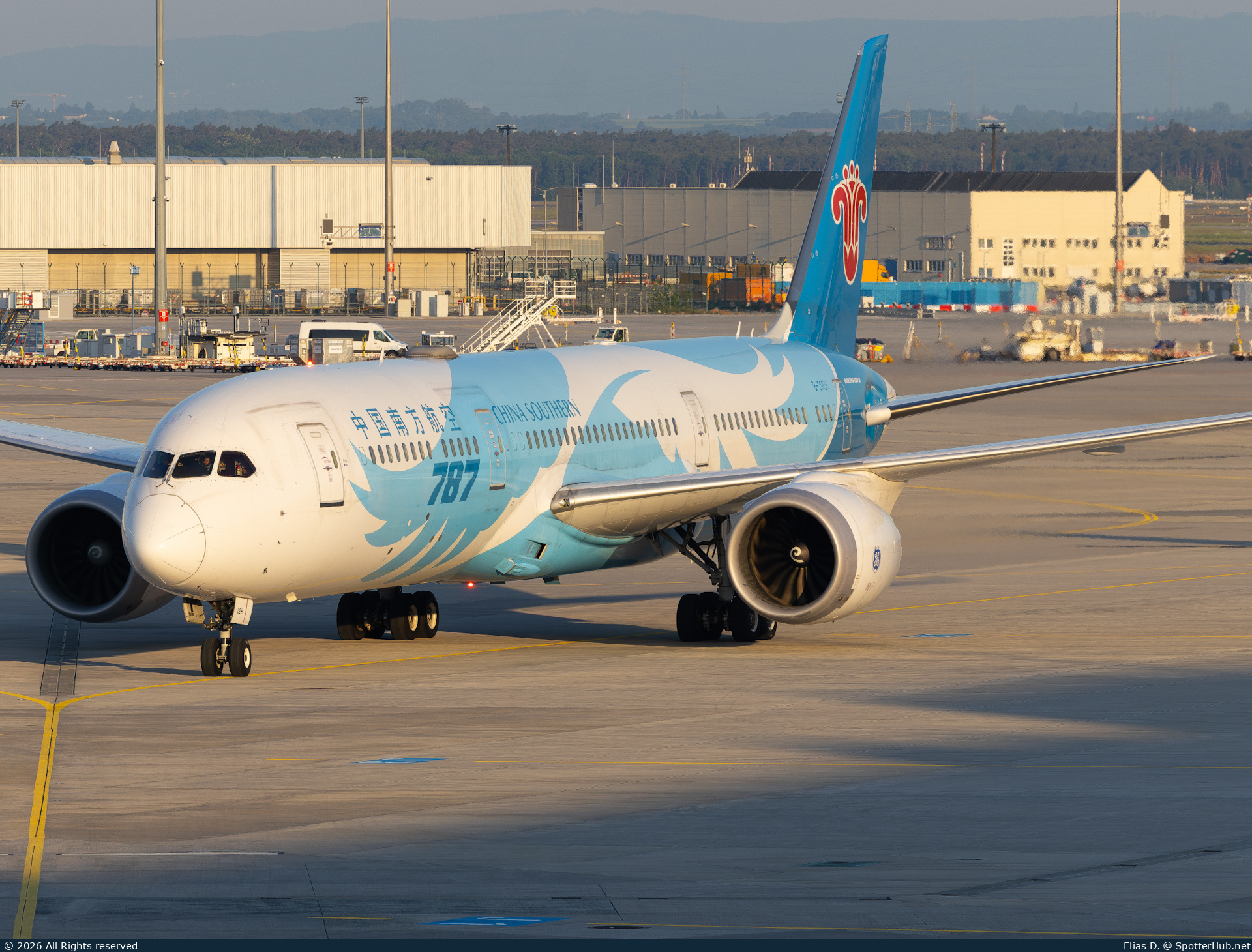 Photo of B-20EH - Boeing 787-9 Dreamliner operated by China Southern Airlines