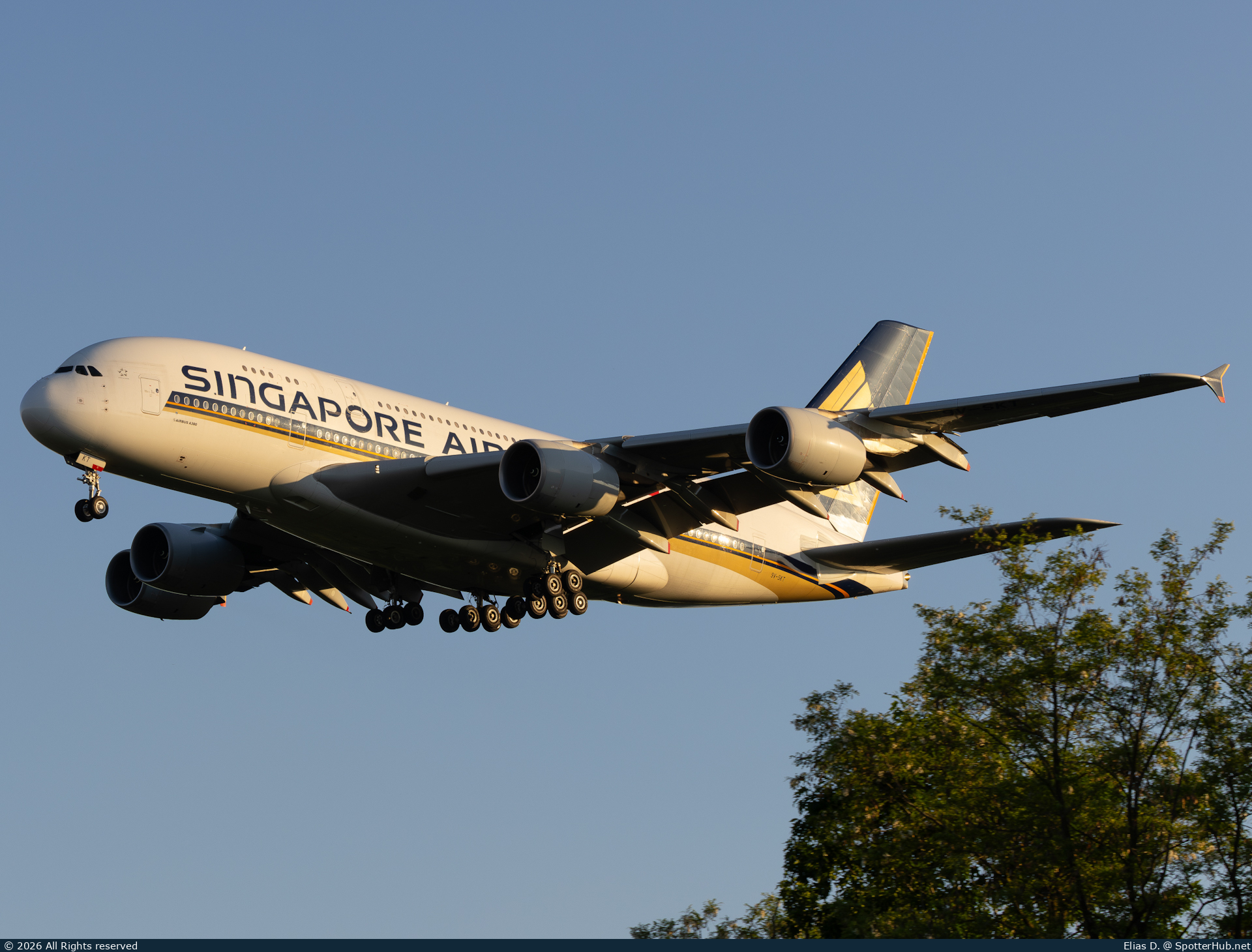 Photo of 9V-SKT - Airbus A380-841 operated by Singapore Airlines