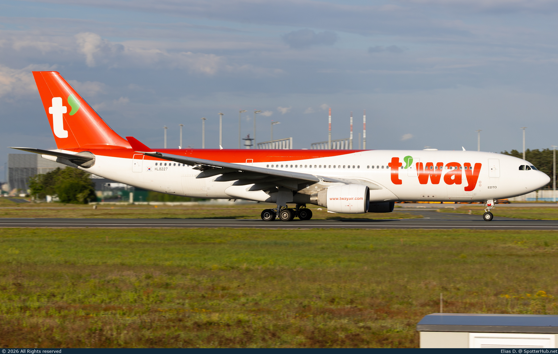 Photo of HL8227 - Airbus A330-223 operated by T'Way Air