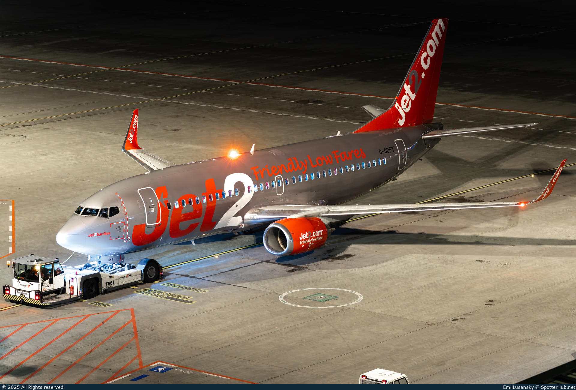 Photo of G-GDFT - Boeing 737-36Q operated by Jet2