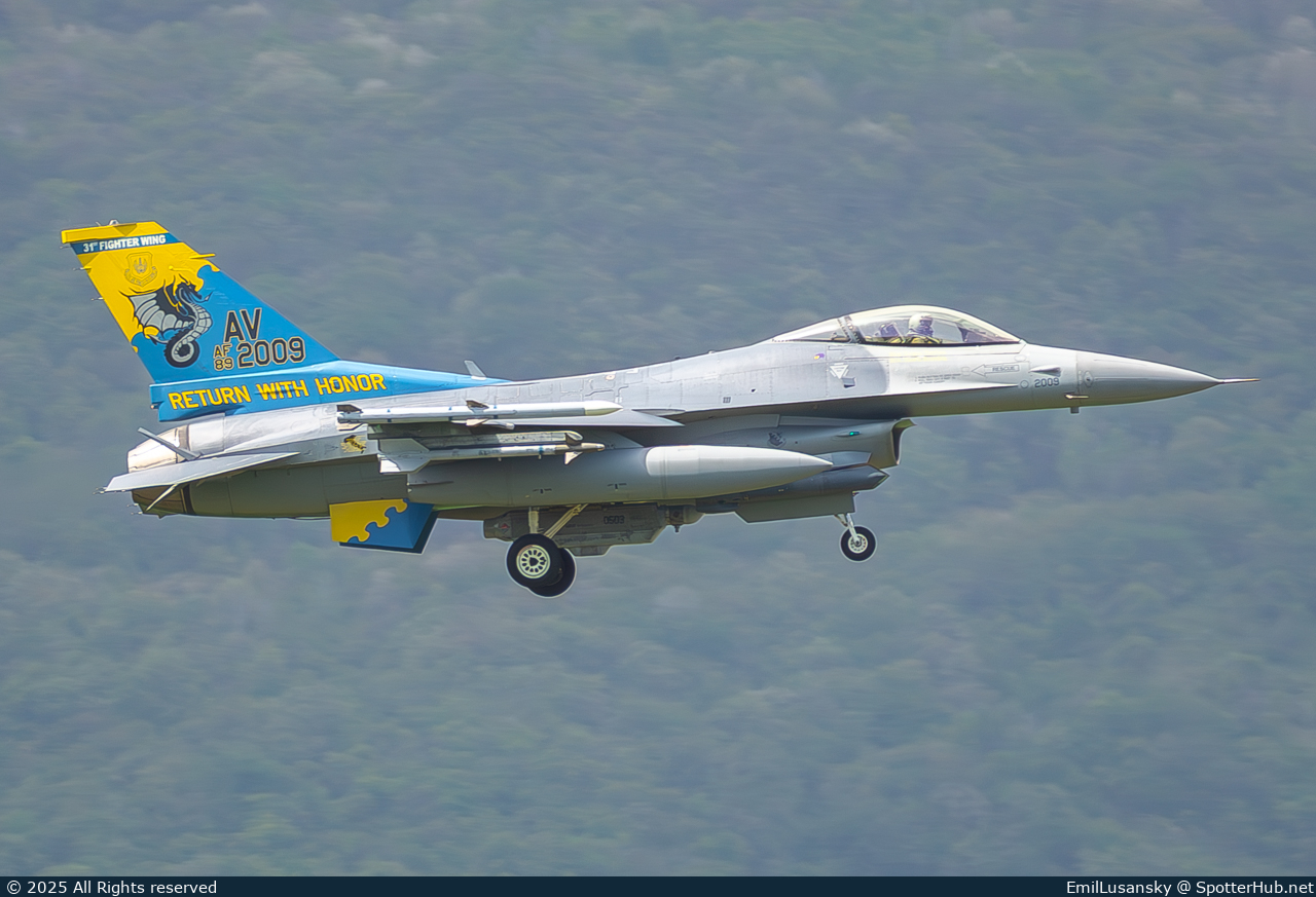 Photo of 89-2009 - General Dynamics F-16CM Fighting Falcon operated by US Air Force