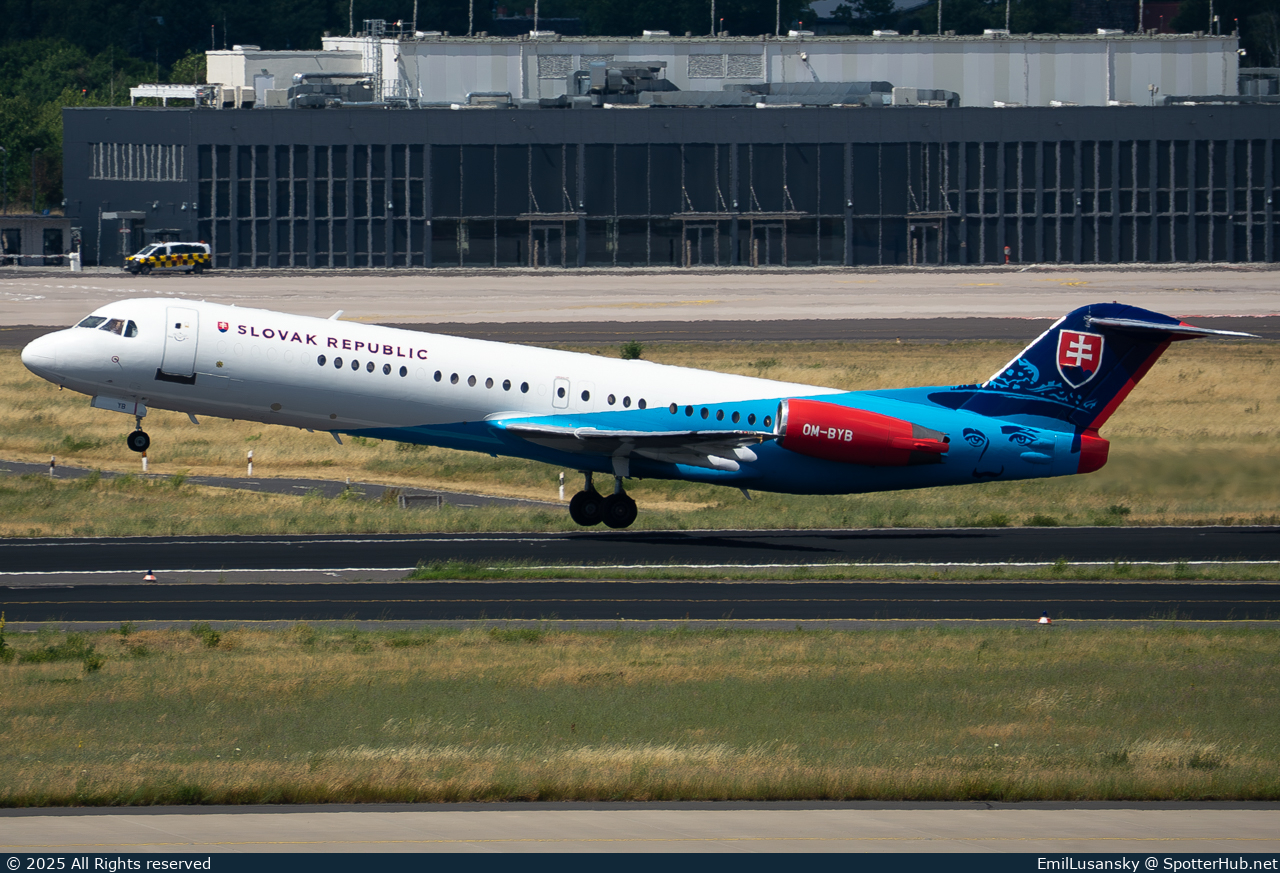 Photo of OM-BYB - Fokker 100 operated by Government of Slovakia