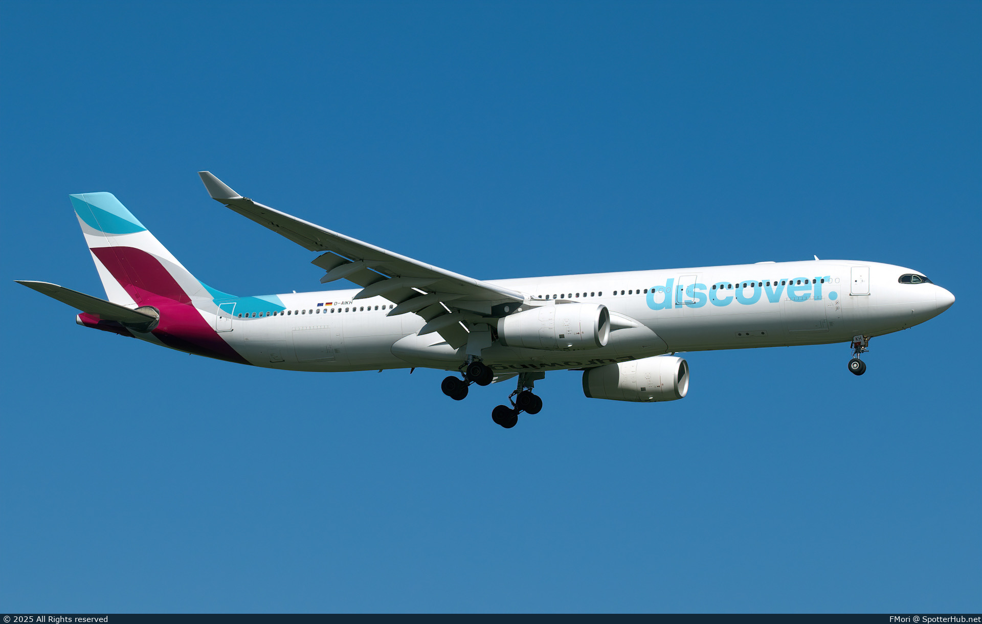 Photo of D-AIKH - Airbus A330-343 operated by Discover Airlines