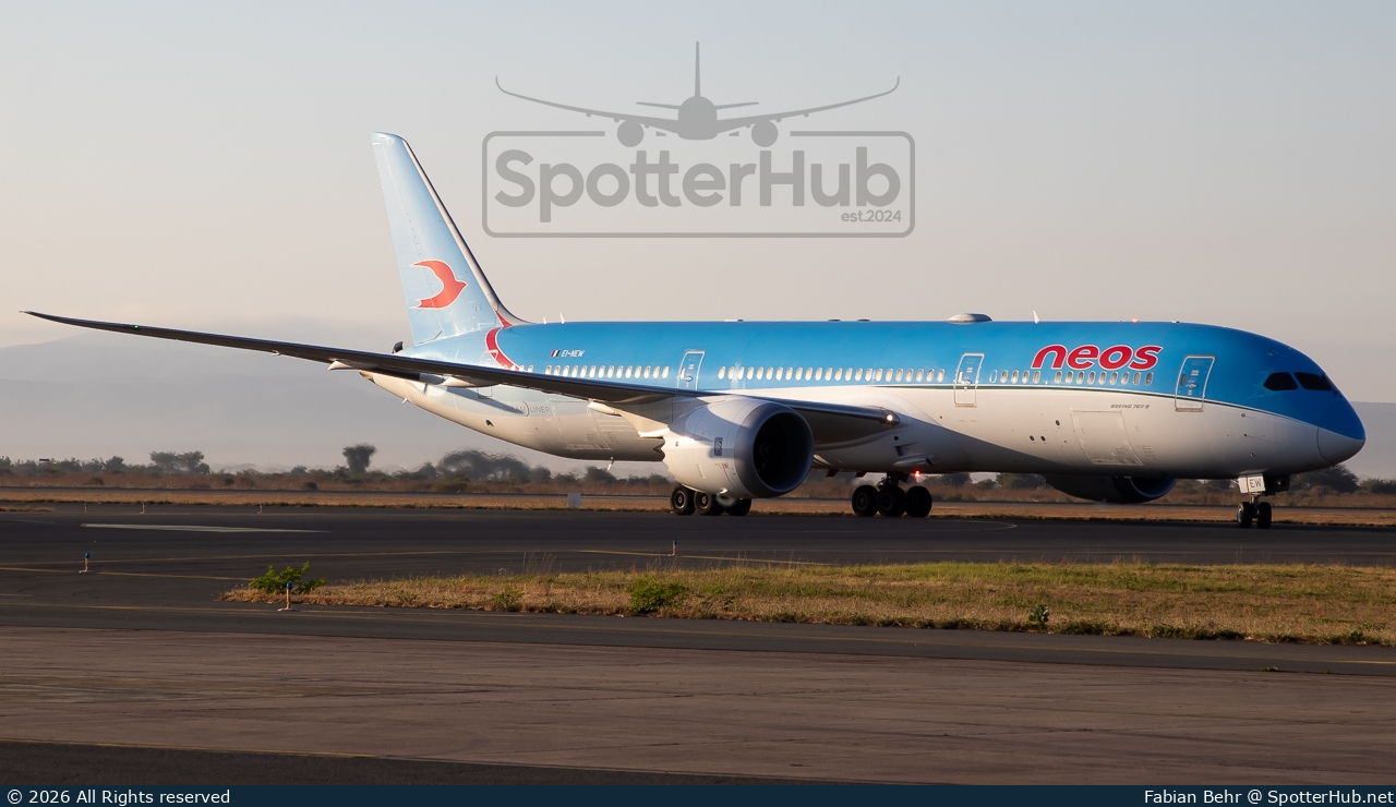 Photo of EI-NEW - Boeing 787-9 Dreamliner operated by Neos