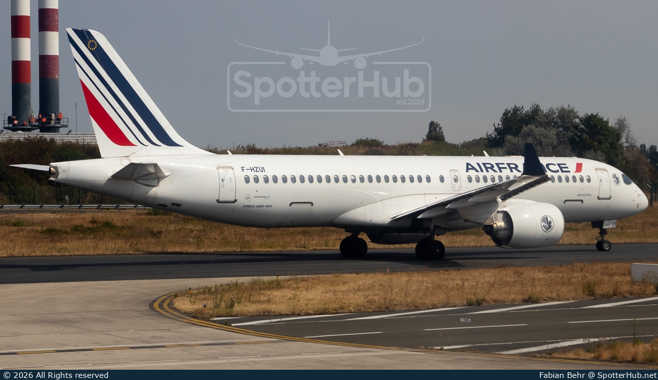 Photo of F-HZUI - Airbus A220-300 operated by Air France