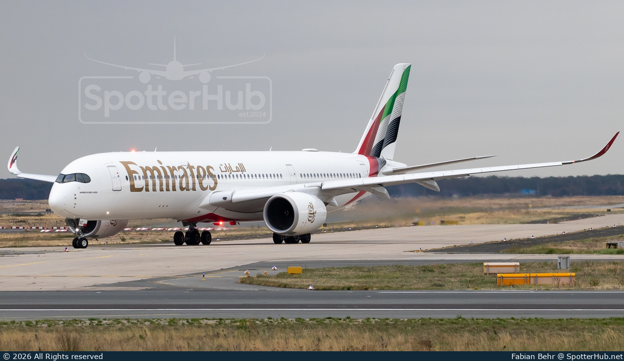 Photo of A6-EXC - Airbus A350-941 operated by Emirates