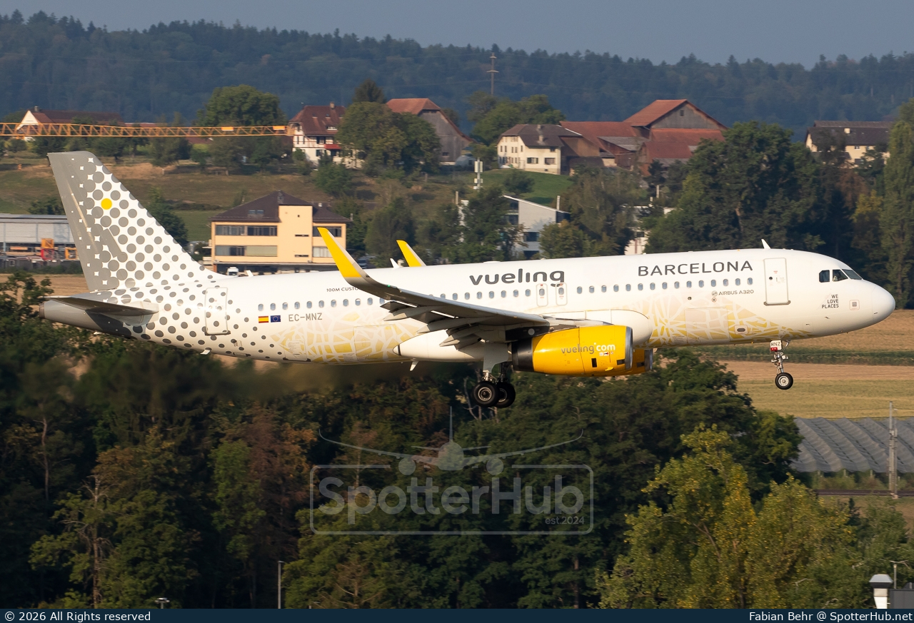 Photo of EC-MNZ - Airbus A320-232 operated by Vueling