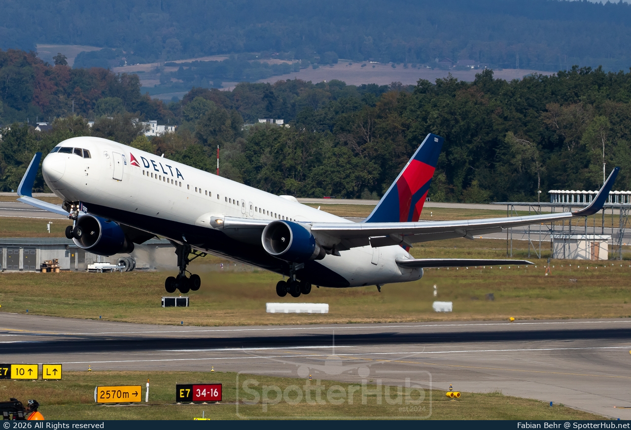 Photo of N1200K - Boeing 767-332(ER) operated by Delta Air Lines
