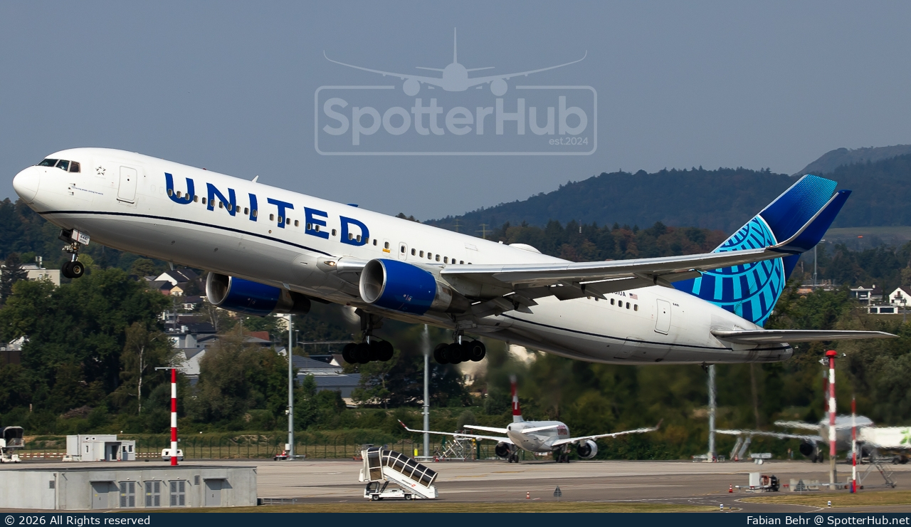 Photo of N661UA - Boeing 767-322(ER) operated by United Airlines