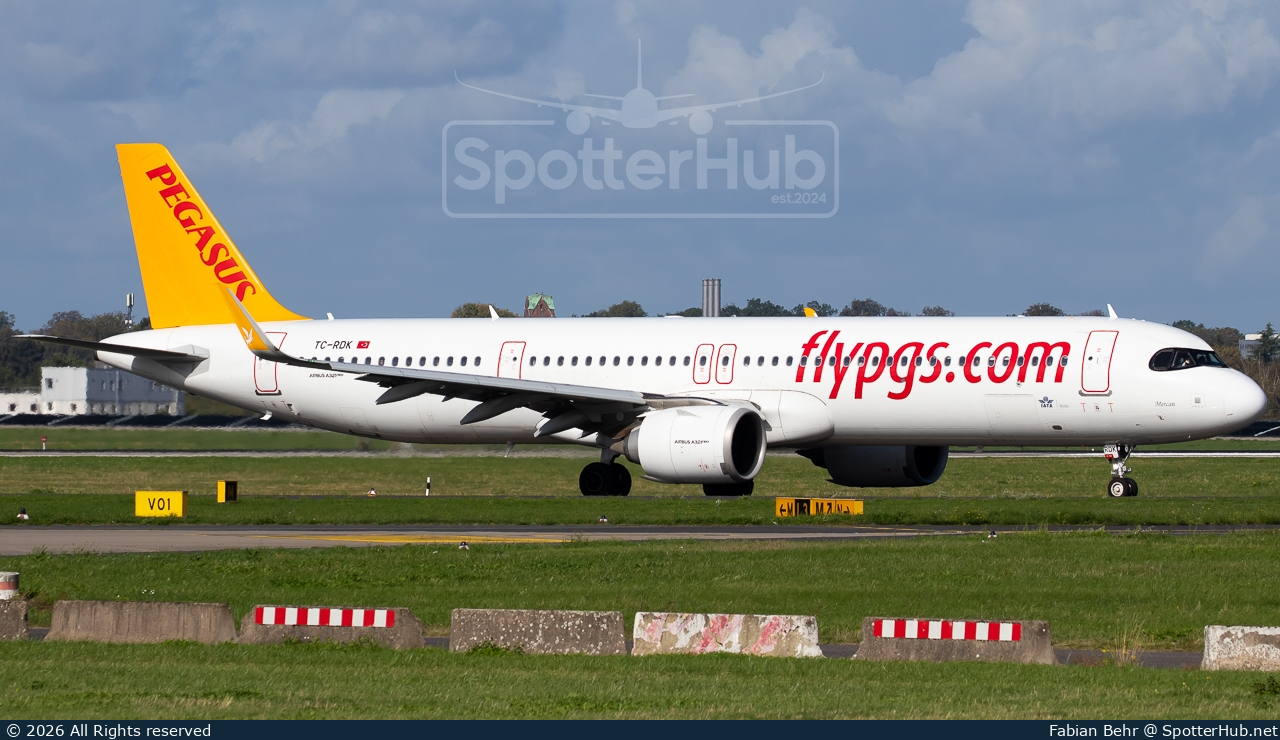 Photo of TC-RDK - Airbus A321-251NX operated by Pegasus Airlines