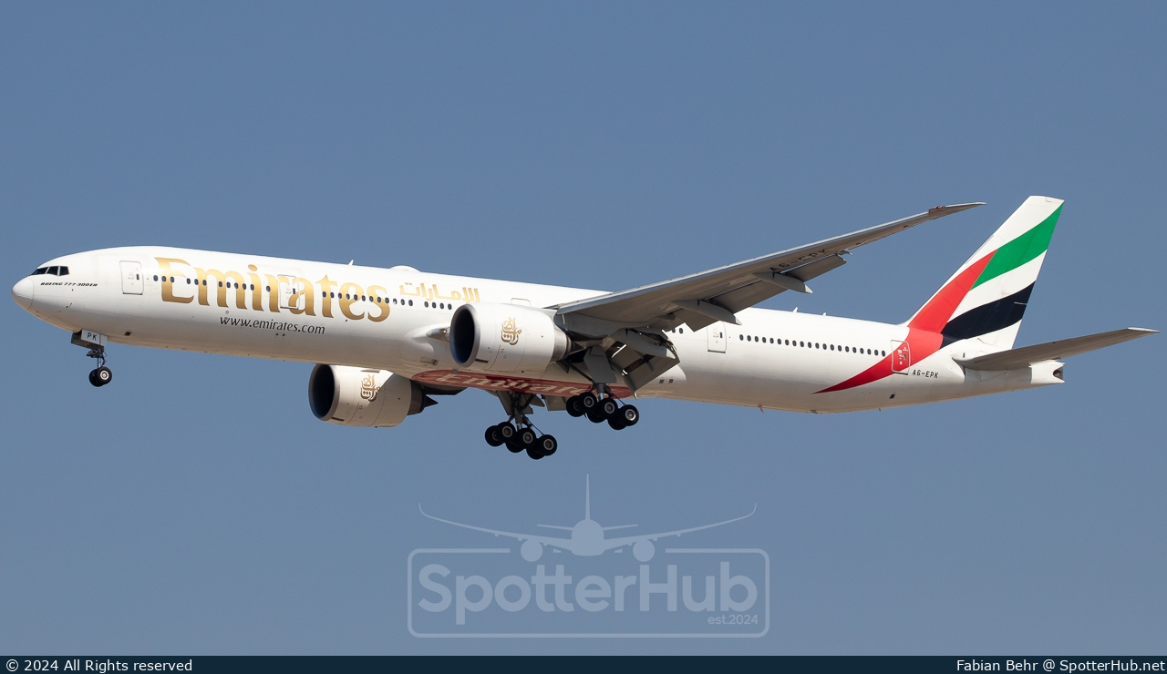 Photo of A6-EPK - Boeing 777-31H(ER) operated by Emirates