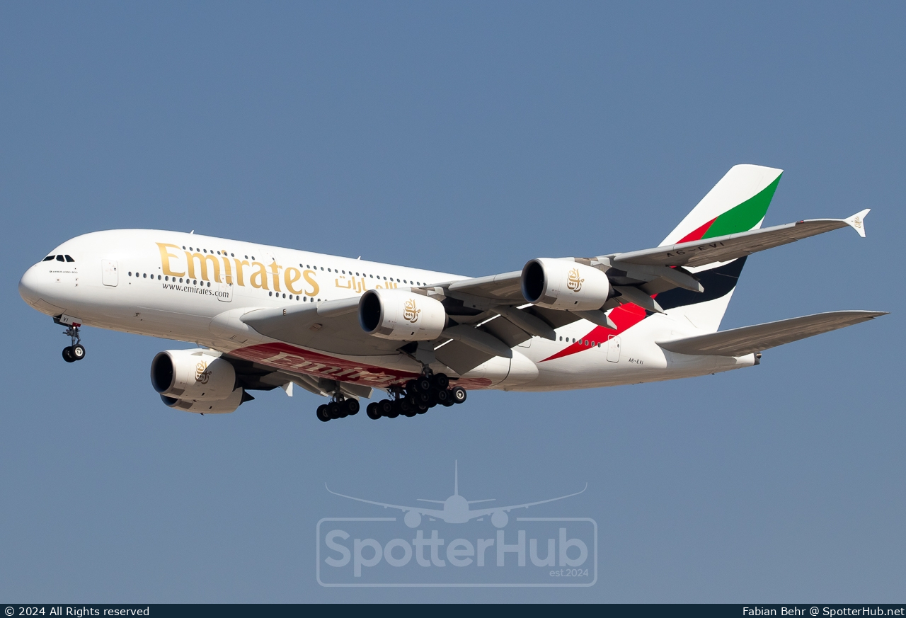 Photo of A6-EVI - Airbus A380-842 operated by Emirates