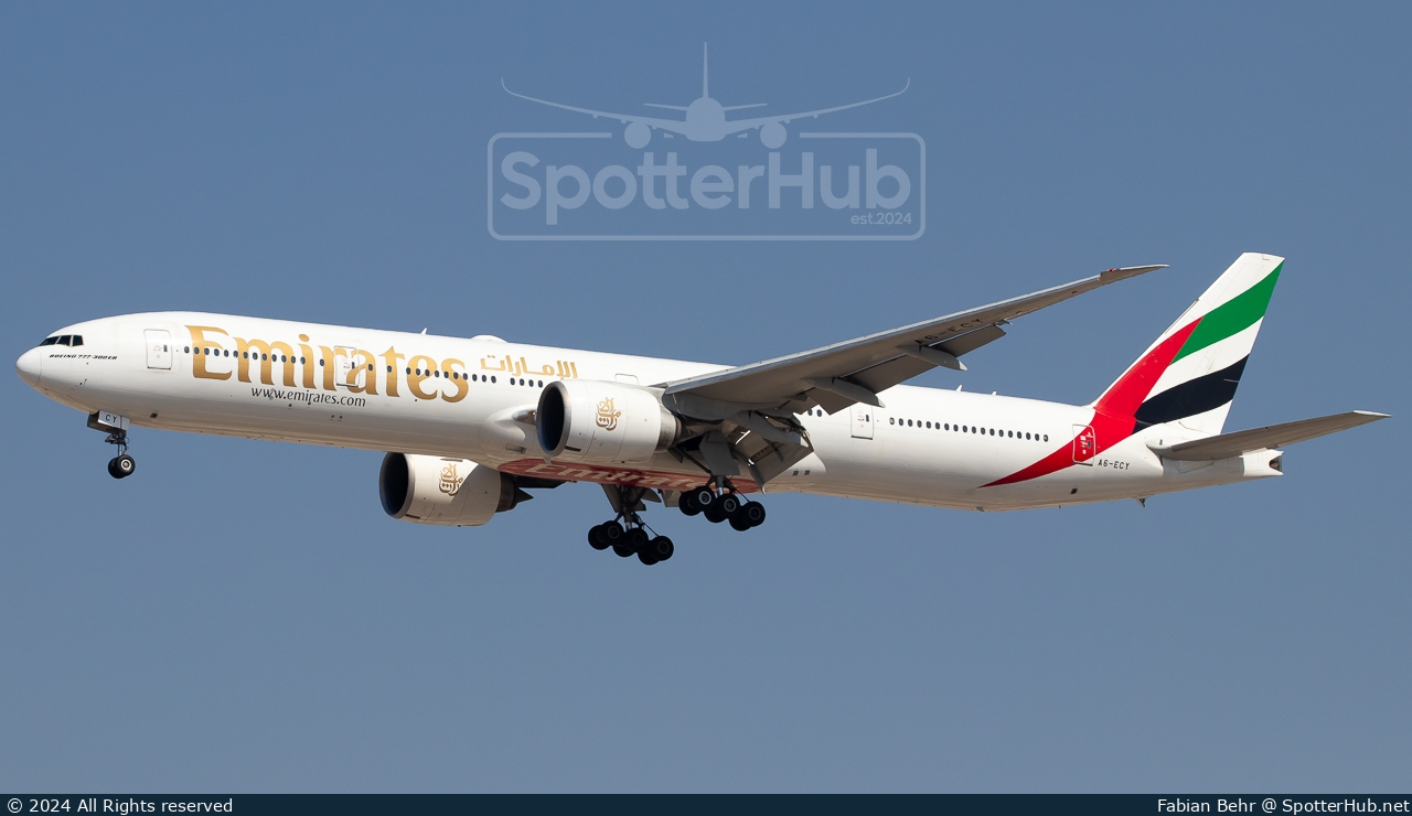 Photo of A6-ECY - Boeing 777-31H(ER) operated by Emirates