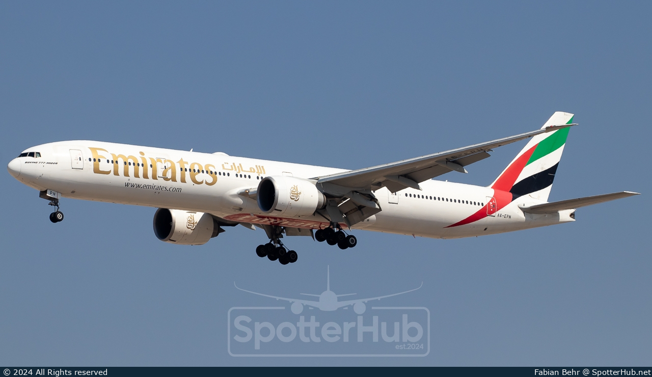 Photo of A6-EPN - Boeing 777-31H(ER) operated by Emirates