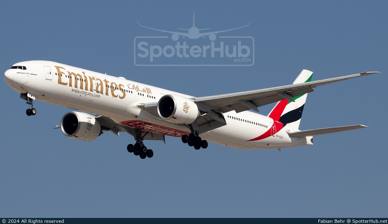 Photo of A6-ECW - Boeing 777-31H(ER) operated by Emirates