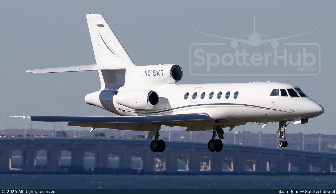 Photo of N919WT - Dassault Falcon 50EX operated by Air Waukegan