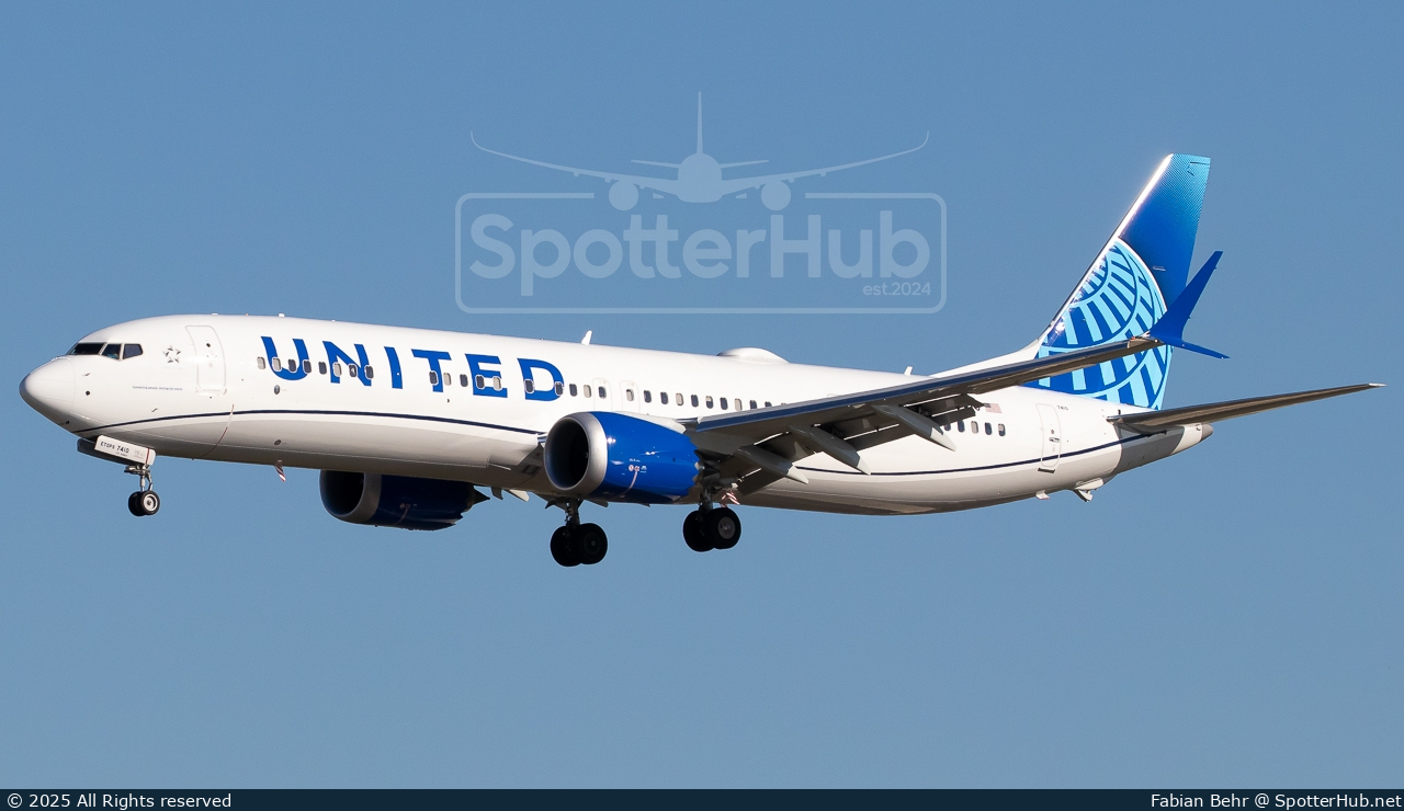 Photo of N17410 - Boeing 737 MAX 9 operated by United Airlines