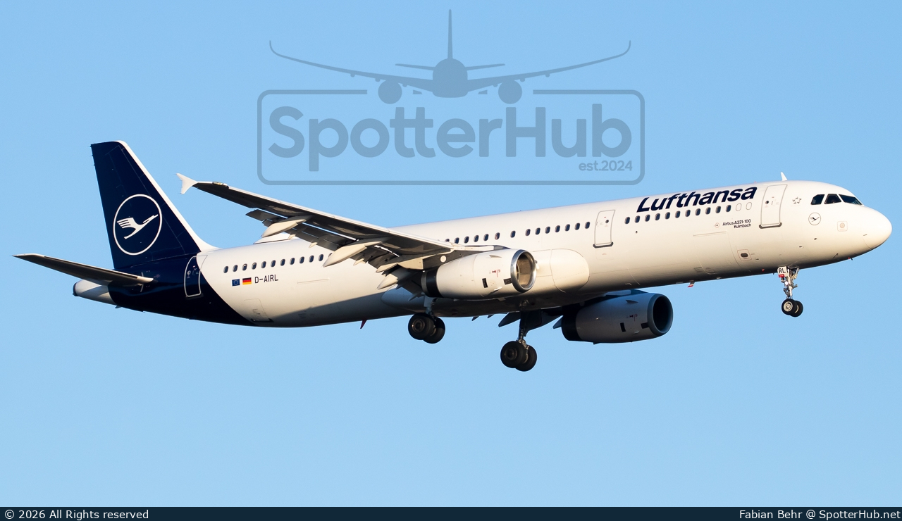 Photo of D-AIRL - Airbus A321-131 operated by Lufthansa