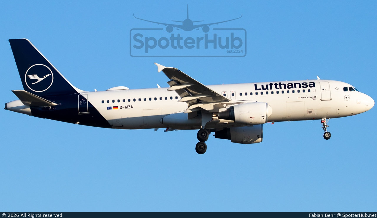Photo of D-AIZA - Airbus A320-214 operated by Lufthansa