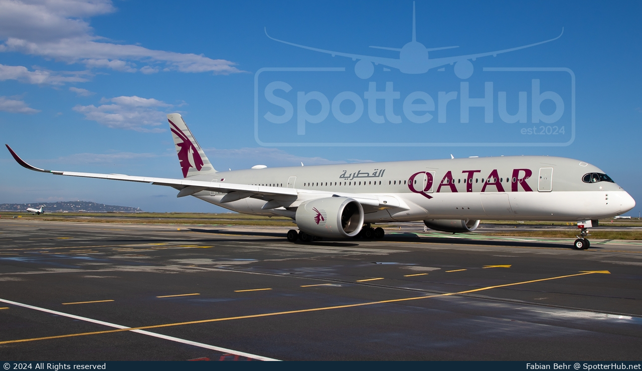 Photo of A7-AMK - Airbus A350-941 operated by Qatar Airways