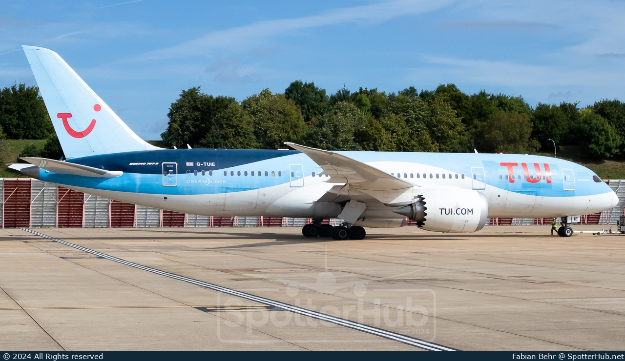 Photo of G-TUIE - Boeing 787-8 Dreamliner operated by TUI Airways