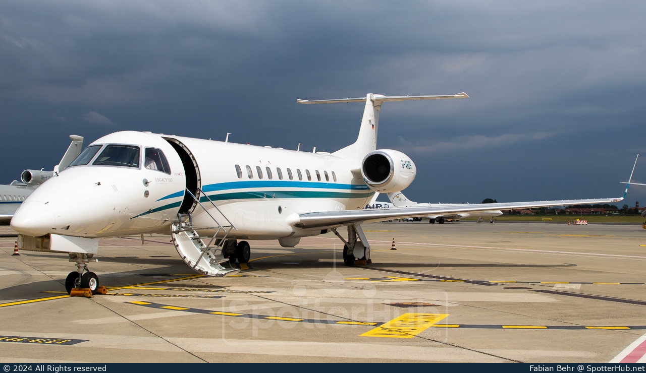 Photo of D-AHOS - Embraer Legacy 650 operated by VistaJet Germany