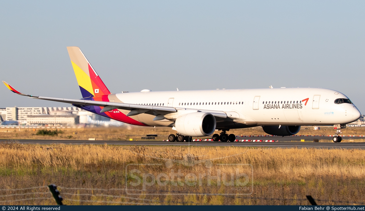 Photo of HL7578 - Airbus A350-941 operated by Asiana Airlines