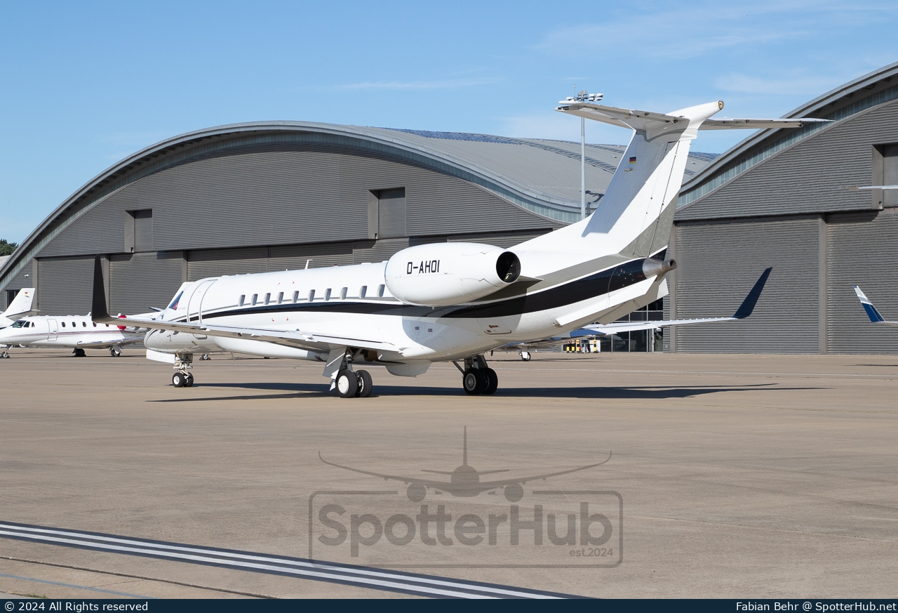 Photo of D-AHOI - Embraer Legacy 650 operated by VistaJet Germany