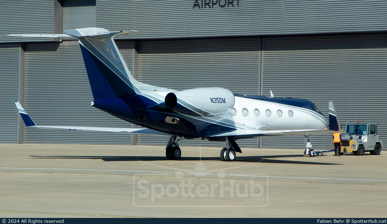 Photo of N35DM - Gulfstream GIV-X (G450) operated by Executive Jet Management