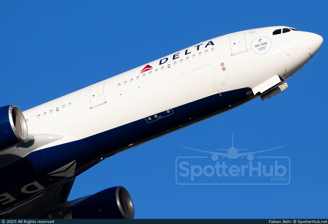 Photo of N821NW - Airbus A330-323 operated by Delta Air Lines