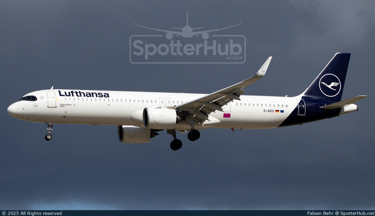 Photo of D-AIEO - Airbus A321-271NX operated by Lufthansa