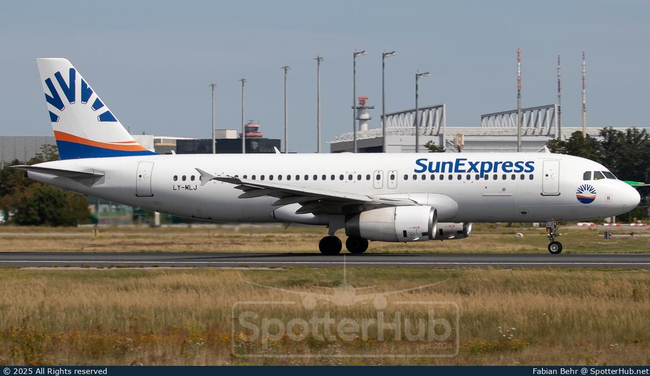 Photo of LY-MLJ - Airbus A320-232 operated by SunExpress (opb Avion Express)
