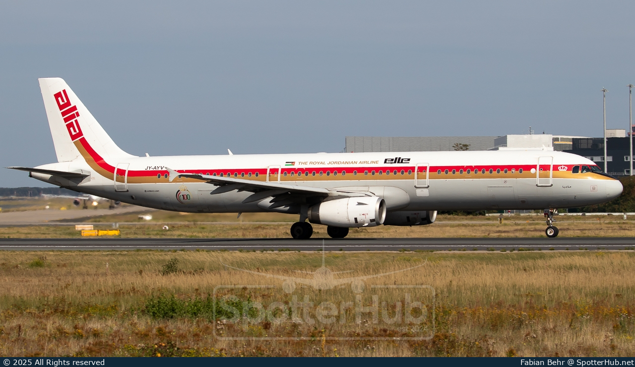 Photo of JY-AYV - Airbus A321-231 operated by Royal Jordanian Airlines