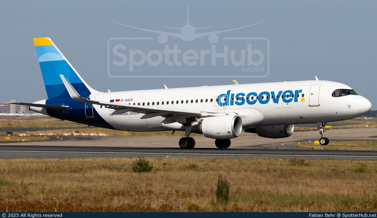 Photo of D-AIUS - Airbus A320-214 operated by Discover Airlines