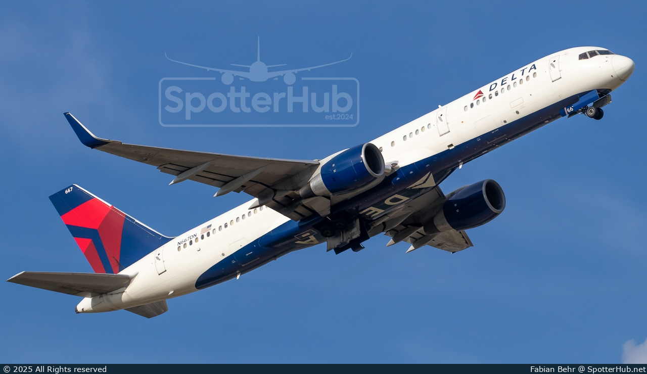 Photo of N667DN - Boeing 757-232 operated by Delta Air Lines