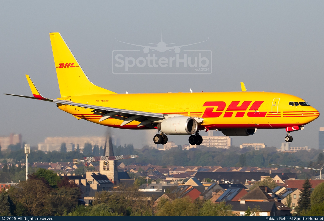 Photo of EC-IXO - Boeing 737-883(BDSF) operated by Swiftair