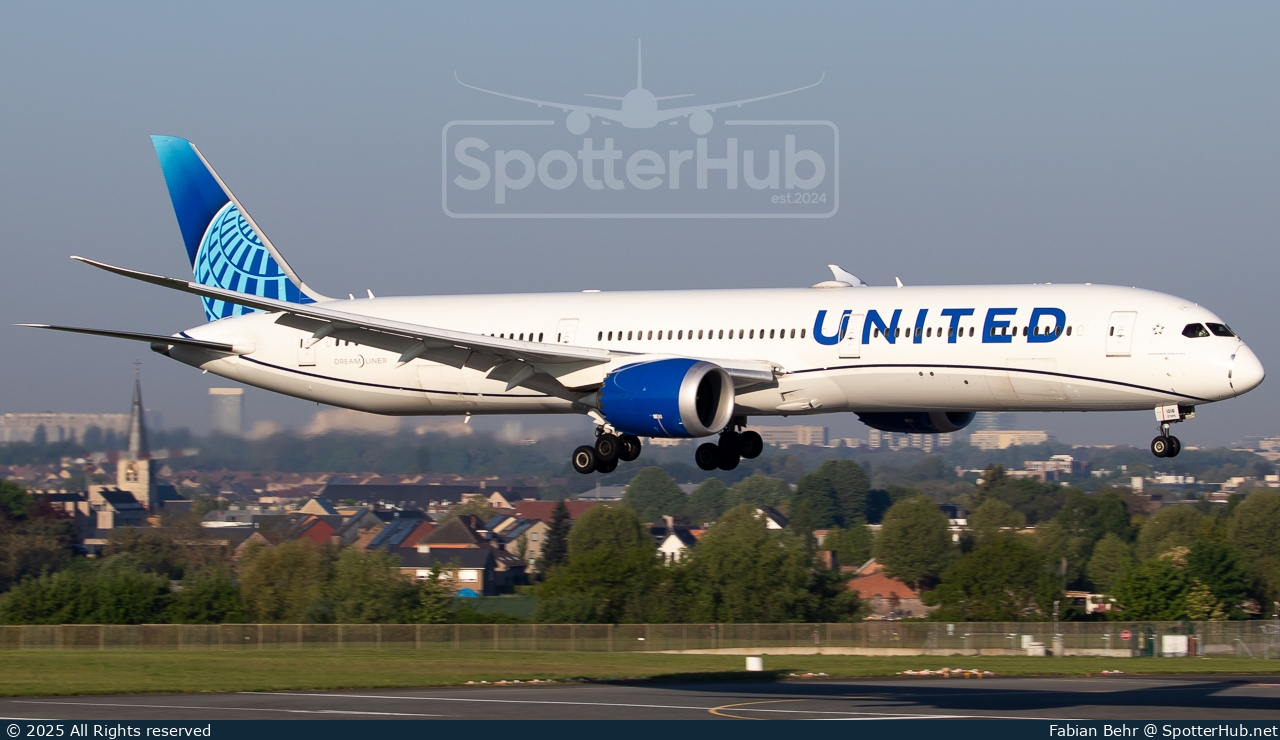 Photo of N14016 - Boeing 787-10 Dreamliner operated by United Airlines