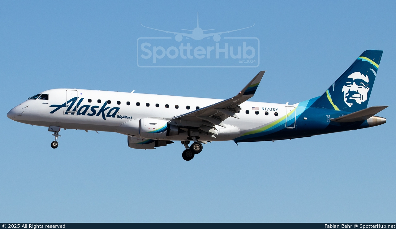 Photo of N170SY - Embraer ERJ-175LR operated by Alaska Airlines (opb Skywest Airlines)