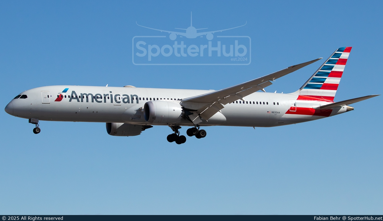 Photo of N833AA - Boeing 787-9 Dreamliner operated by American Airlines