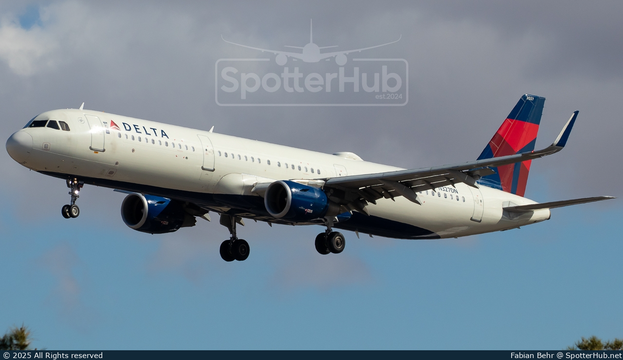 Photo of N327DN - Airbus A321-211 operated by Delta Air Lines