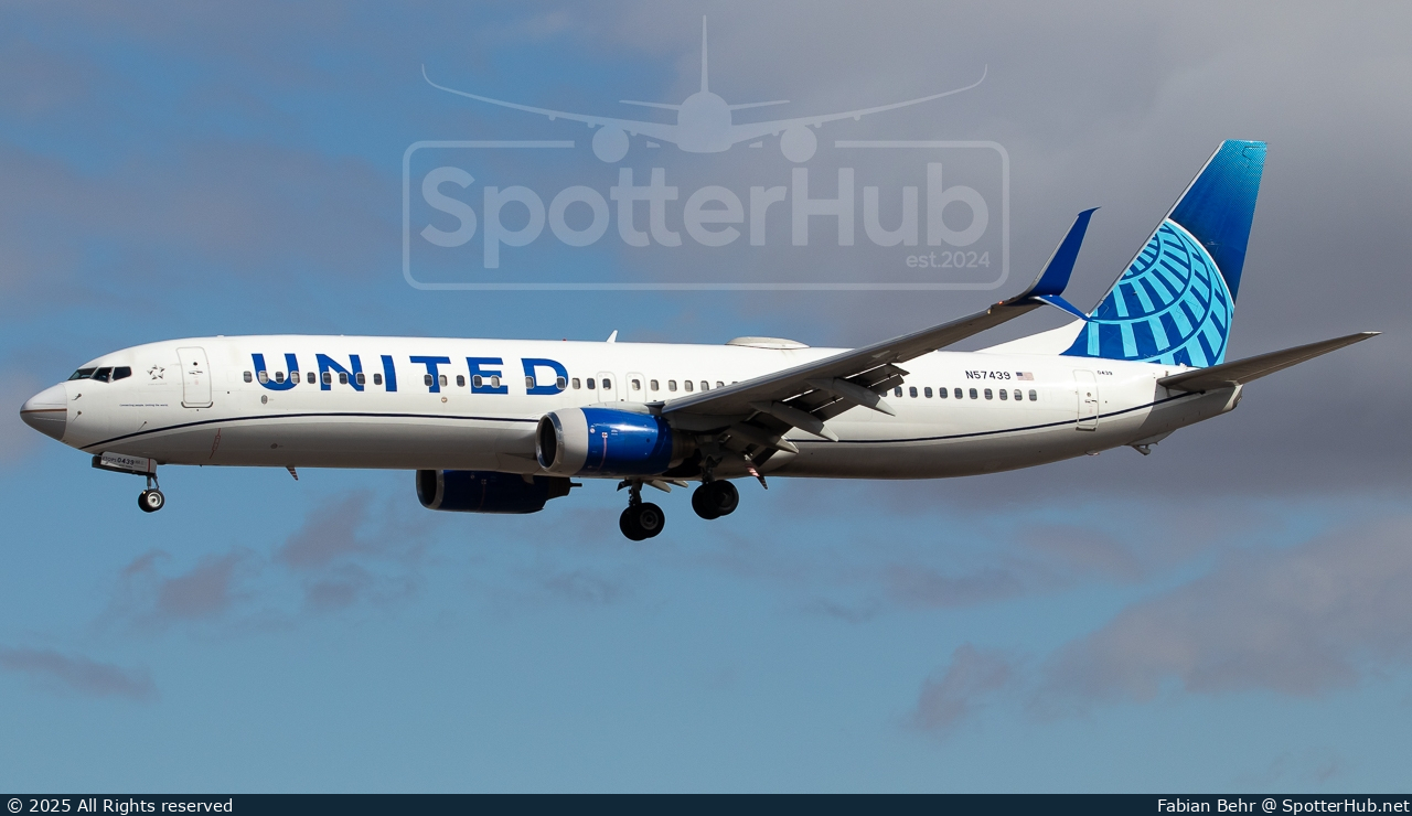 Photo of N57439 - Boeing 737-924(ER) operated by United Airlines