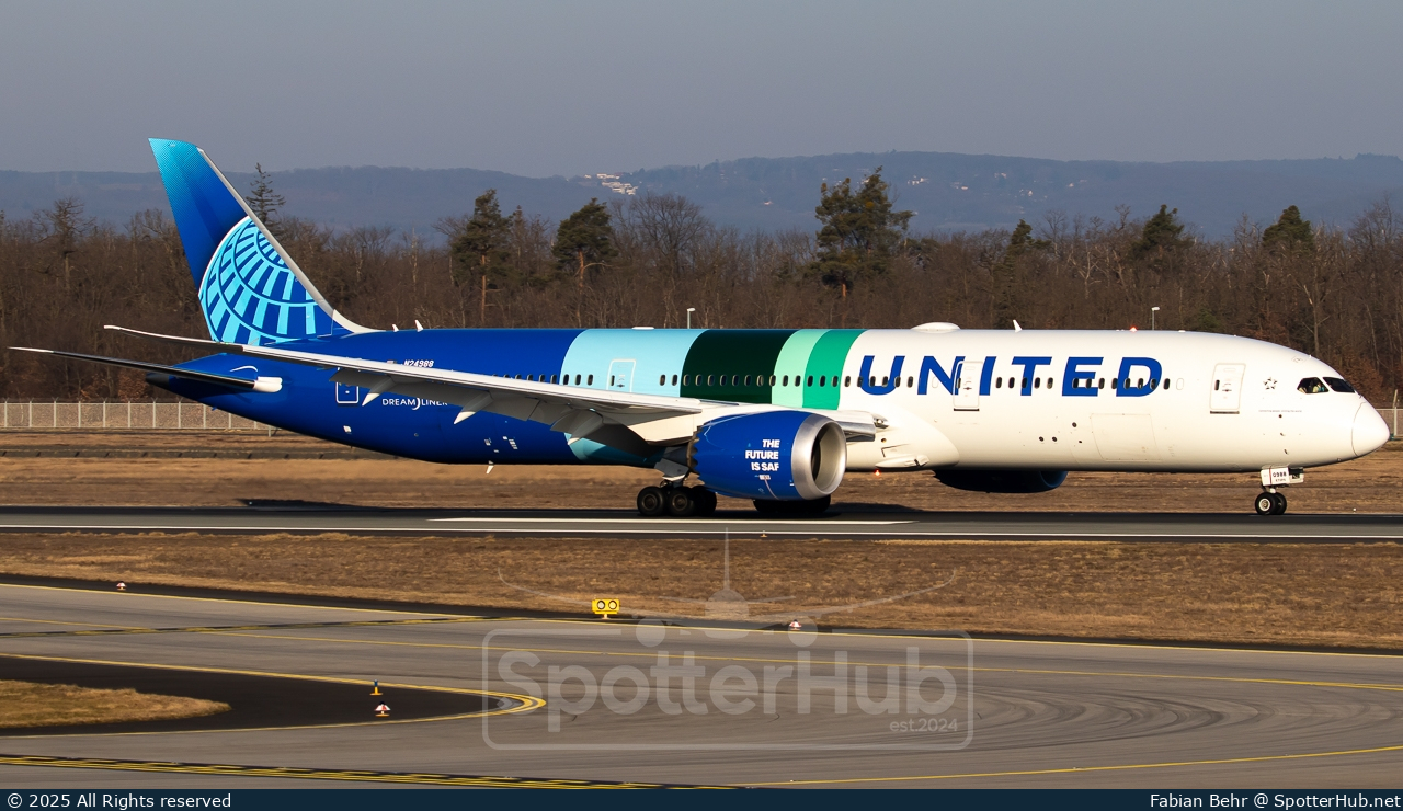 Photo of N24988 - Boeing 787-9 Dreamliner operated by United Airlines