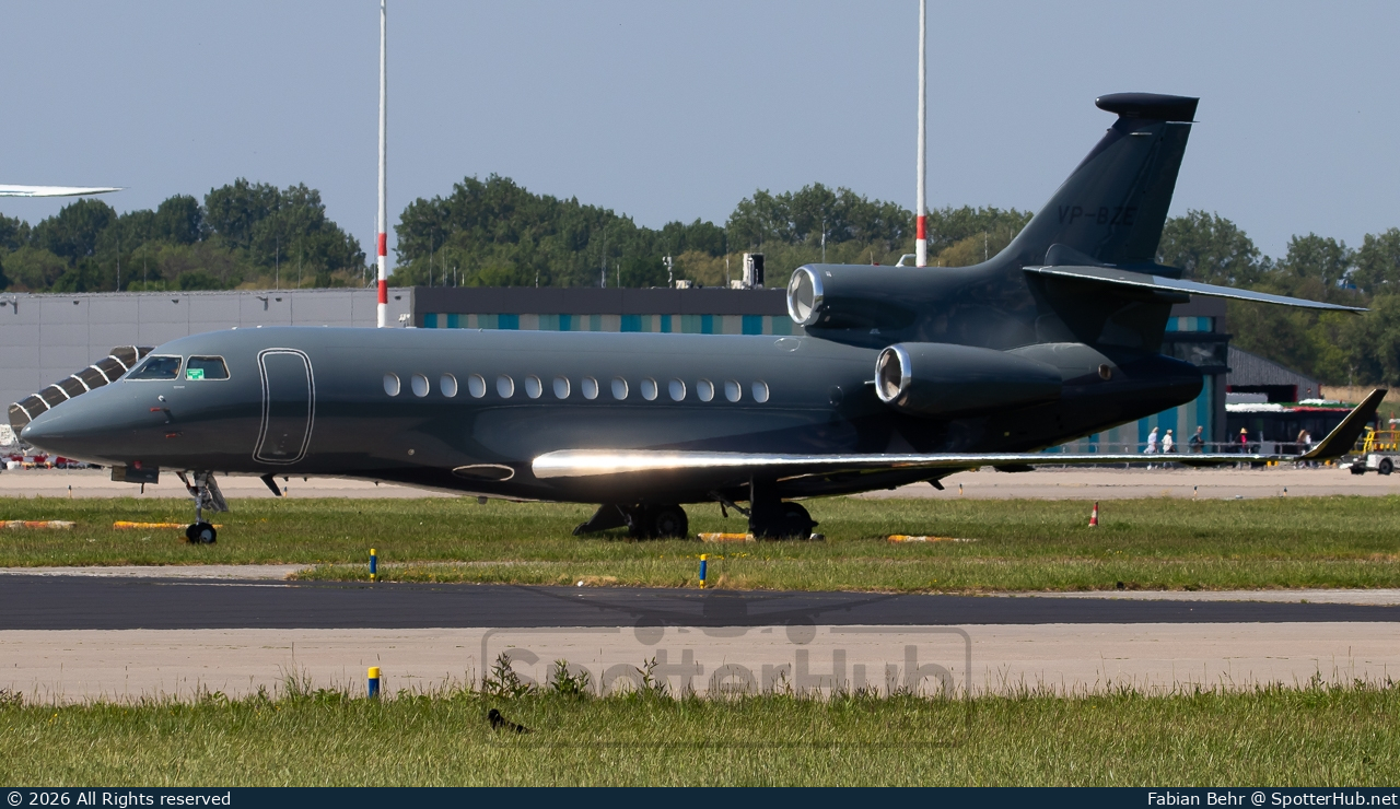 Photo of VP-BZE - Dassault Falcon 7X operated by Private